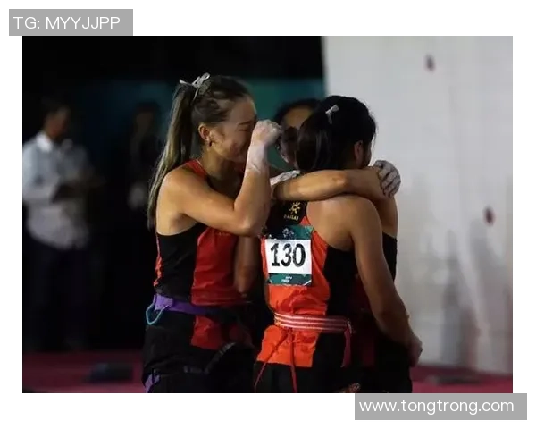 杭州攀岩队在极限运动会中的默契配合与精彩表现分析